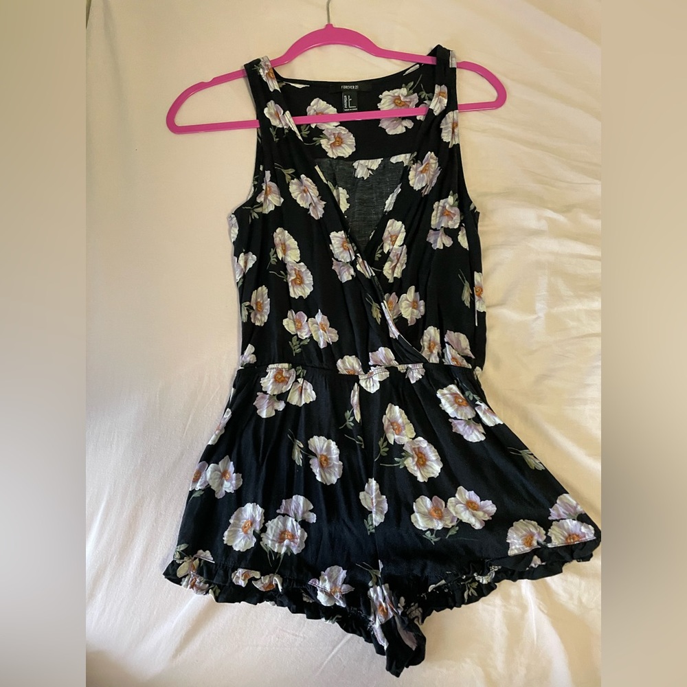 F21 romper size small
